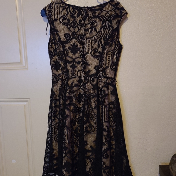 AUW beige and black lace cocktail dress - Picture 3 of 5